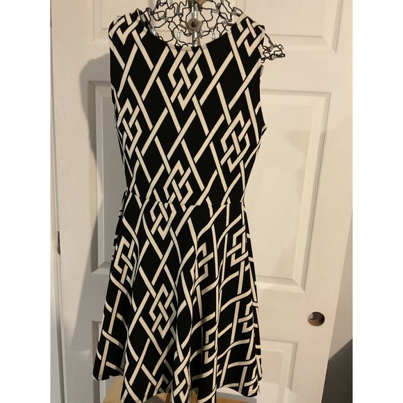 Alya Dresses & Skirts - Alya Women Black White Geometric Lattice Fit and Flare Dress Large Made in USA